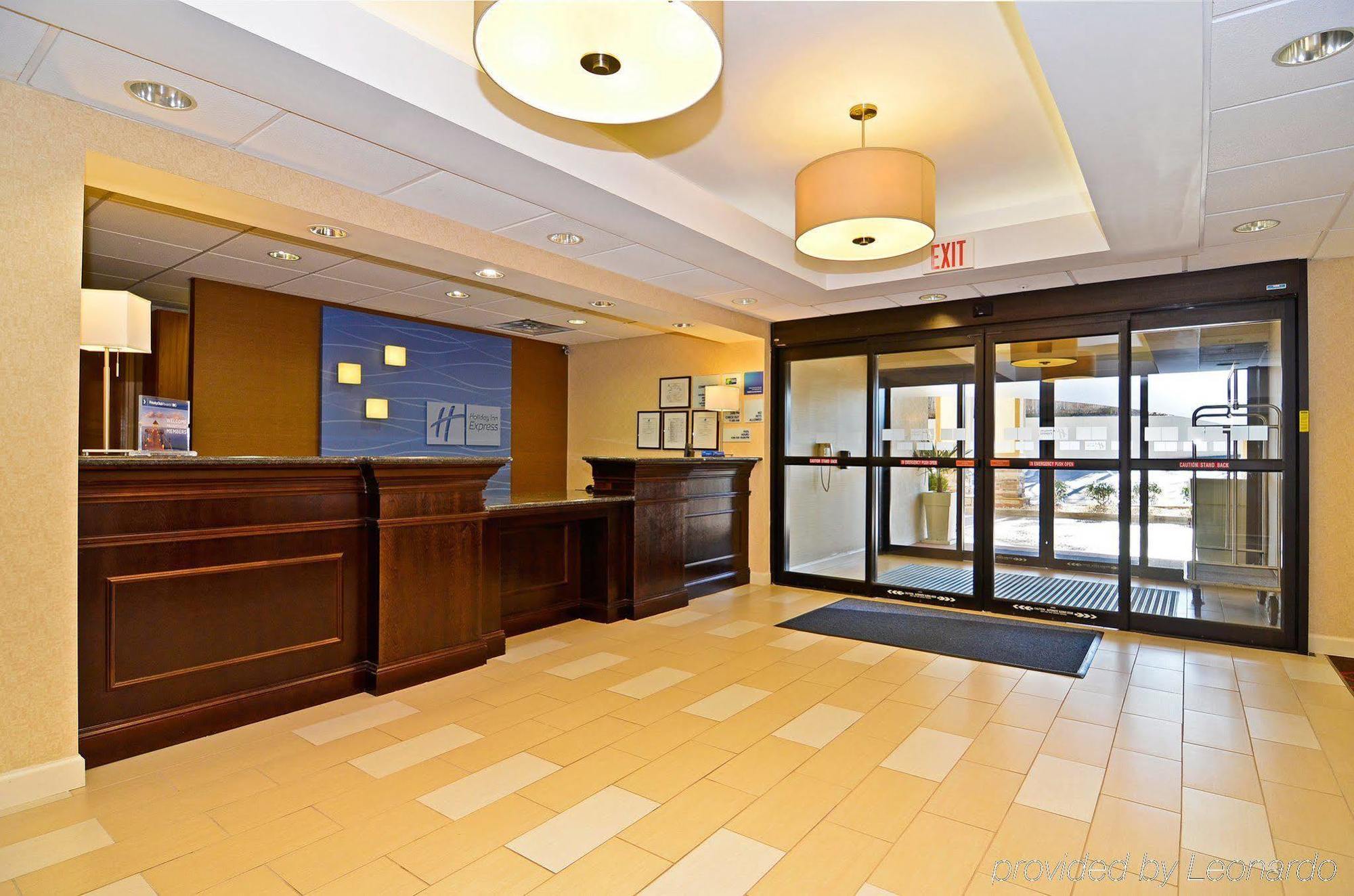 Holiday Inn Express Atlanta-Stone Mountain By Ihg Интериор снимка