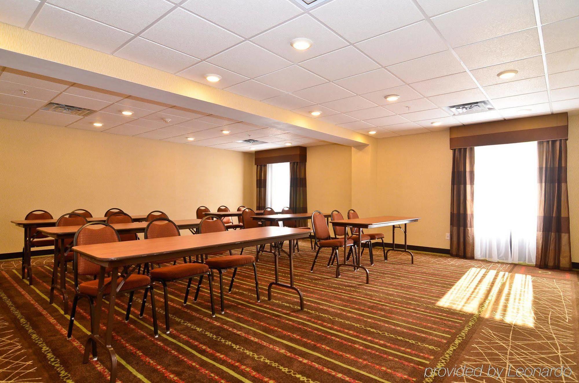 Holiday Inn Express Atlanta-Stone Mountain By Ihg Бизнес снимка